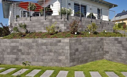 Vario-Line® Gartenmauersystem als Stützmauer, Mauerstein als Stuetzmauer Vario-Line